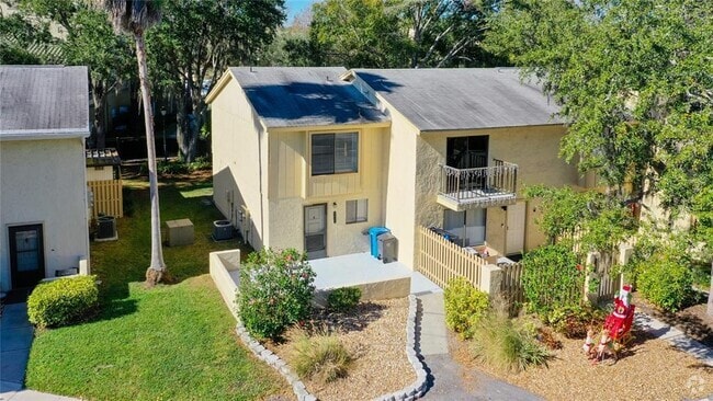 Building Photo - 9027 Pebble Creek Dr Rental