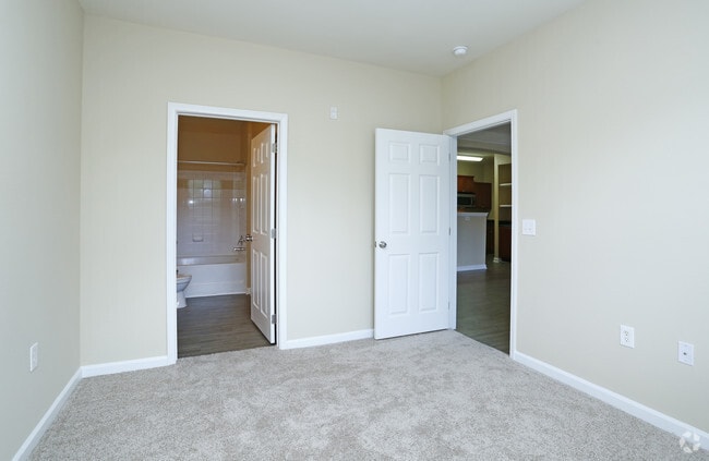 2BR, 2BA - 1066sf B2- Master Bedroom