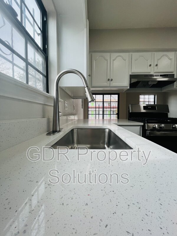 Photo - 1116 Coal Ave SW Unit 6