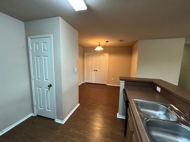Photo - Welcome home to this spacious 3-bedroom, 2-bath quadplex in Krum! Unidad 3