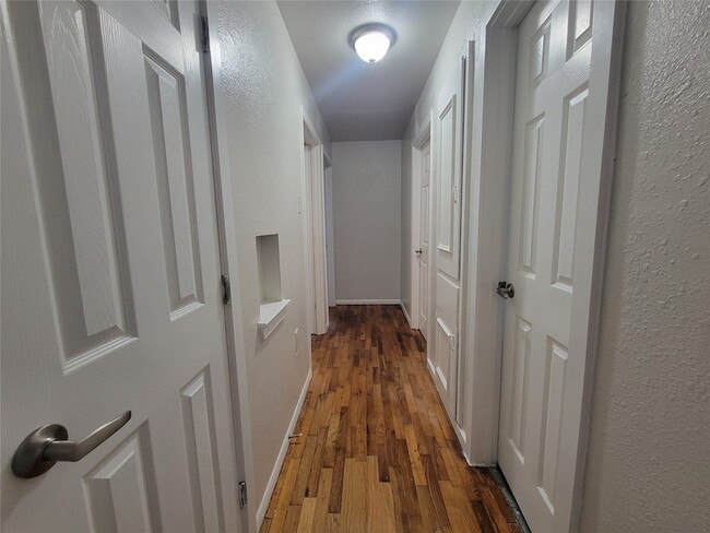 Photo - 1335 Richard St