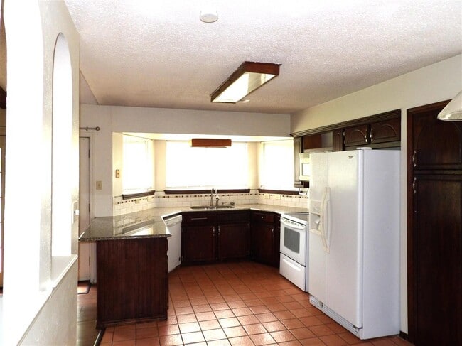 Photo - 4632 NE Dearborn Ave