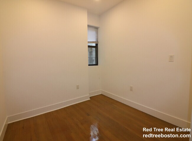 11 Peterborough St Unit 10