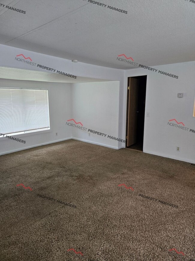 Photo - STATUS: AVAILABLE | R255G | $1750