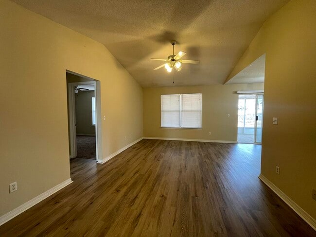 Photo - 240 Westview Dr