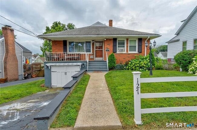 Building Photo - 127 Englewood Ave