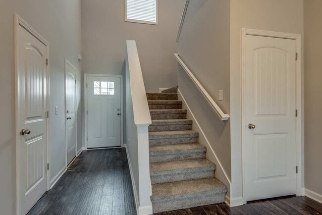 Photo - Spacious 4 Bedroom Home with Open Floor Plan Near Westwood Elementary