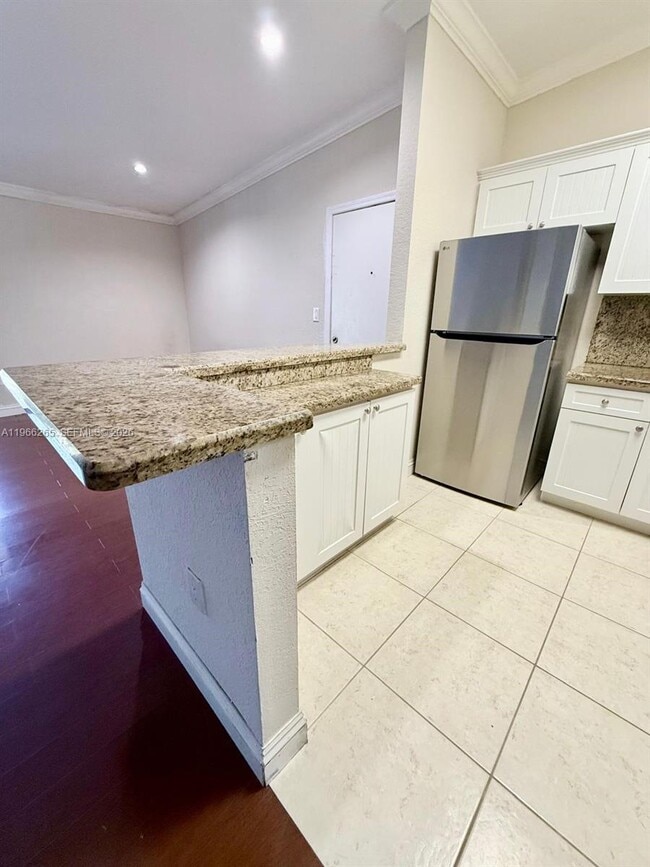 Building Photo - 801 NE 199th St Unit 204-10