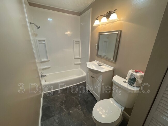 Photo - 4038 Denham Rd