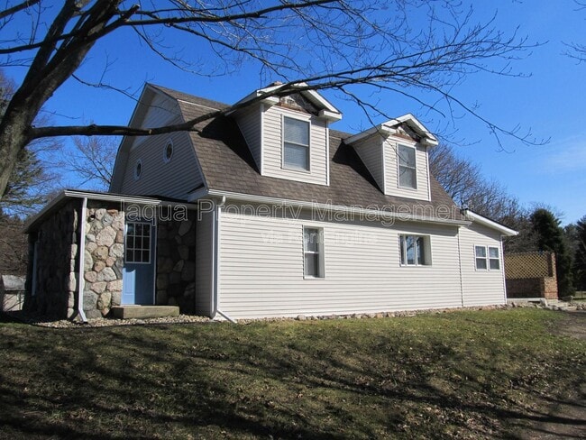 Building Photo - 6234 E V Ave