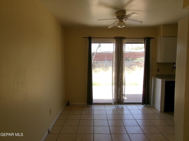 Photo - 10037 Oakwood Dr