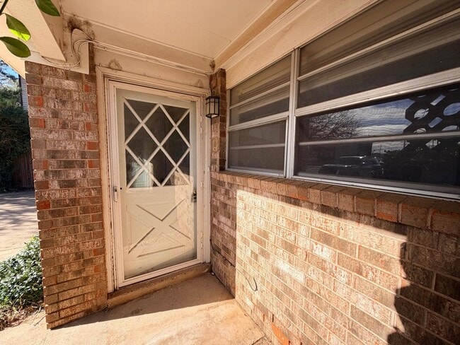 Building Photo - 3314 81st St Unit B