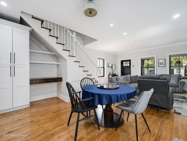 Photo - 2118 W Huron St