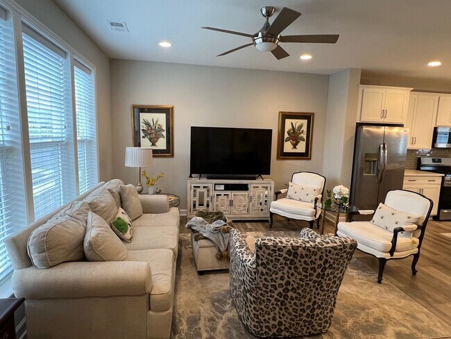 Photo - Modern Luxury Townhouse in Preston Lakes
