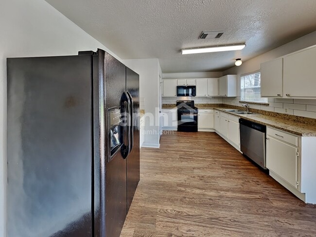 Photo - 5349 Yale Dr