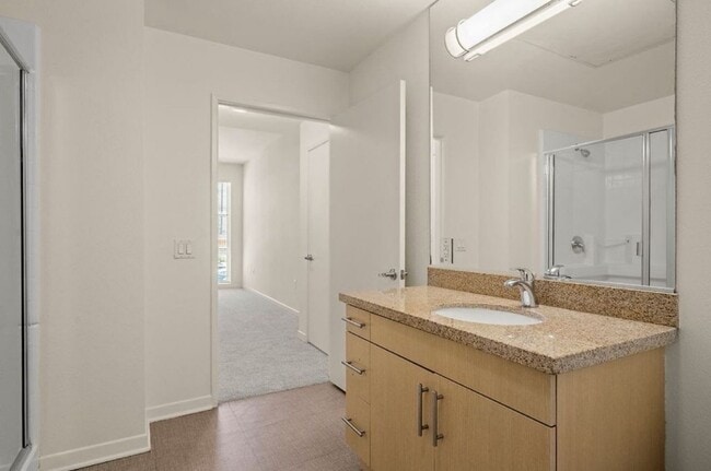 Photo - 5251 Vineland Ave