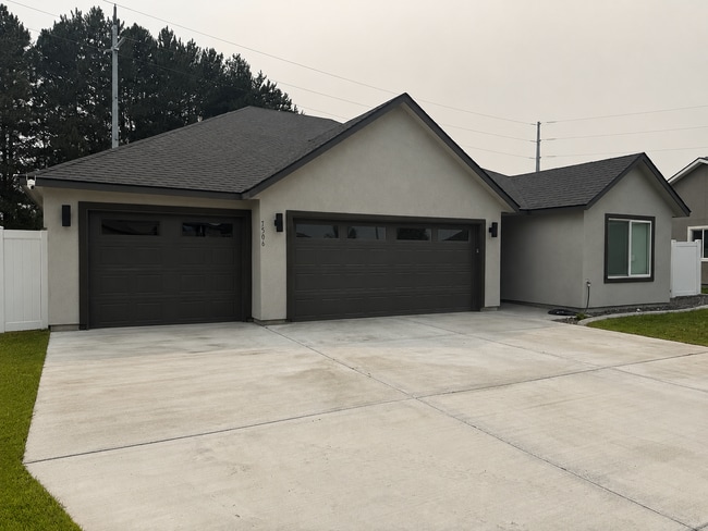 Photo - Beautiful Three Bedroom in Pasco Near Chiawana High School