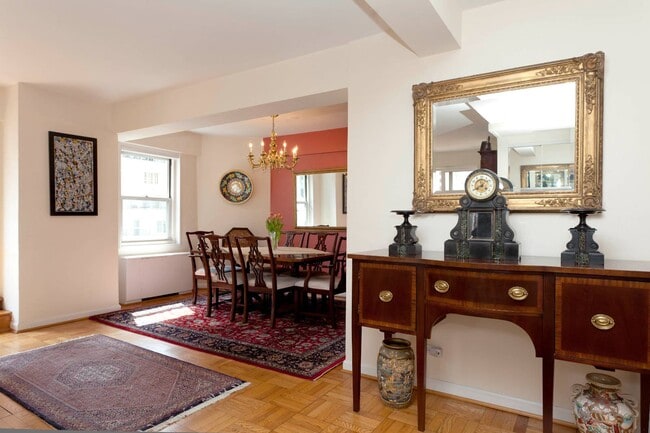 Photo - 100 W 57th St Unit 18C