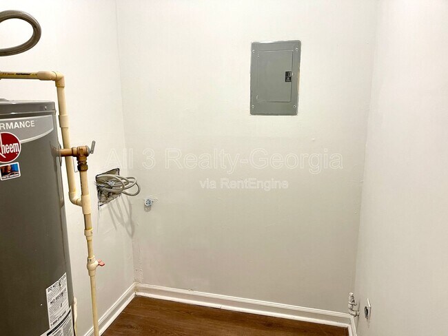 Photo - 135 Meadowbrook Ct Unidad C