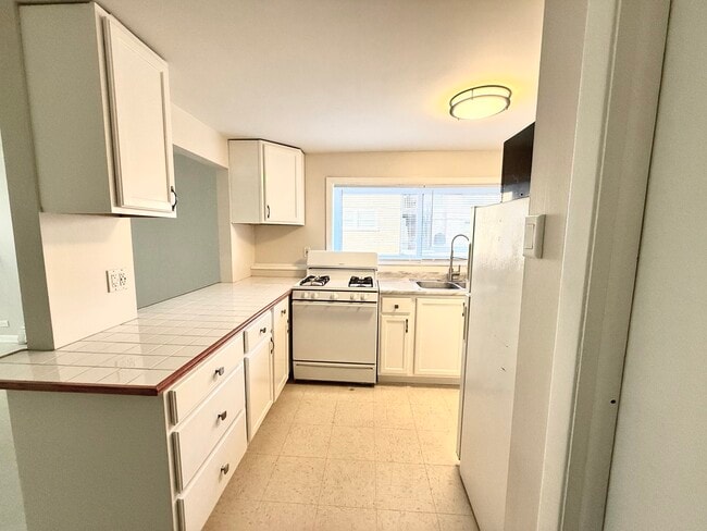 Photo - 8549 Niles Center Rd Unit GN