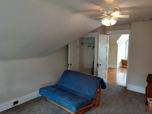 Small bedroom - 1528 Quarrier St Unit 1528 Quarrier 3rd floor