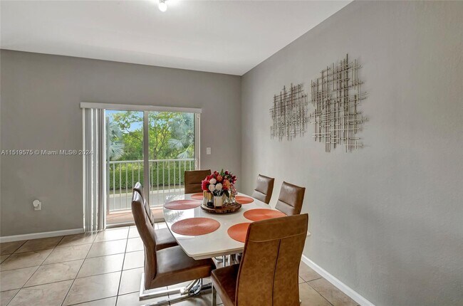 Photo - 8900 NW 97th Ave Unidad 208