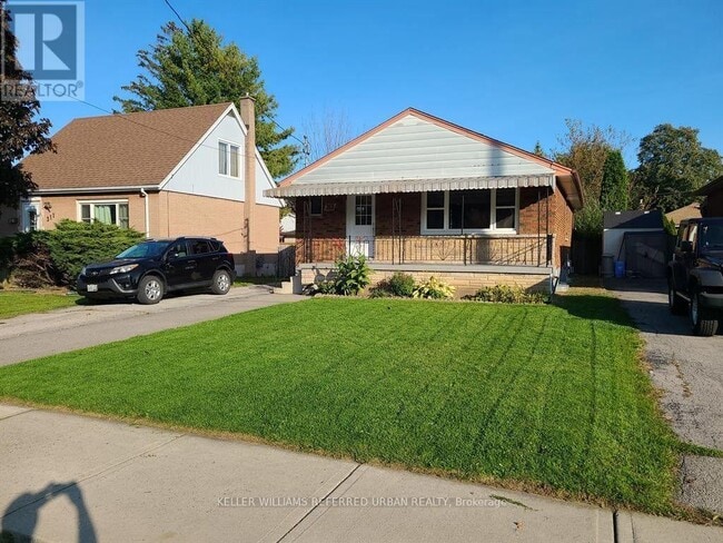 Photo - 313 E 33rd St
