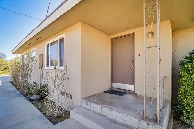 Photo - Charming Farmhouse Retreat in Northwest Bakersfield!