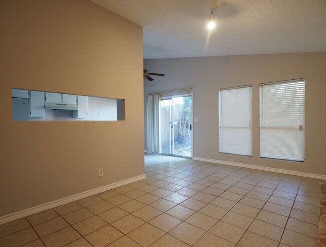 Photo - 1012 Fieldwood Dr Unit B