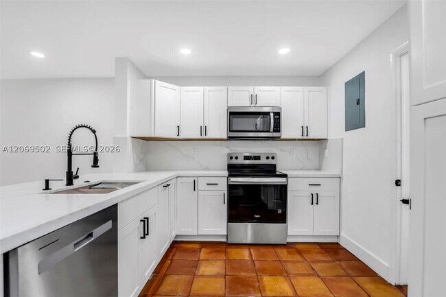 850 SW 12th Pl