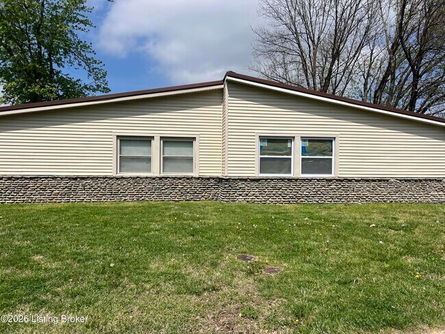 Building Photo - 6605 Vandre Ave