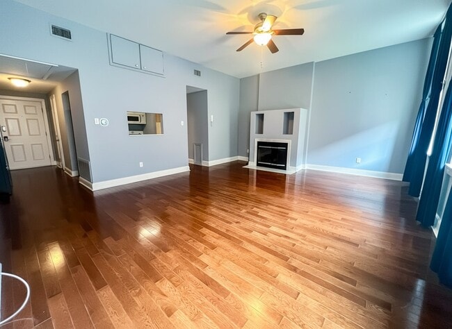 Photo - 1619 Spruce St Unit 2