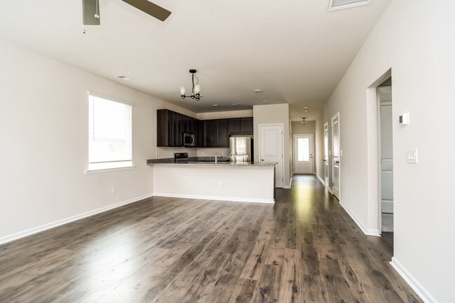 Photo - 1196 Warrens Way