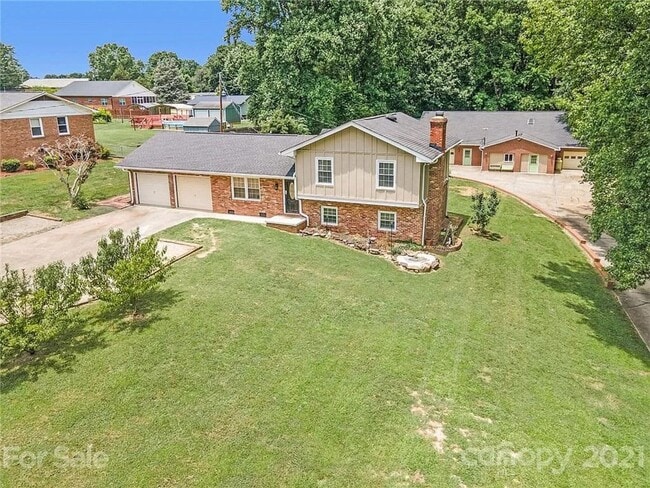 Building Photo - 3111 Mocking Bird Ln
