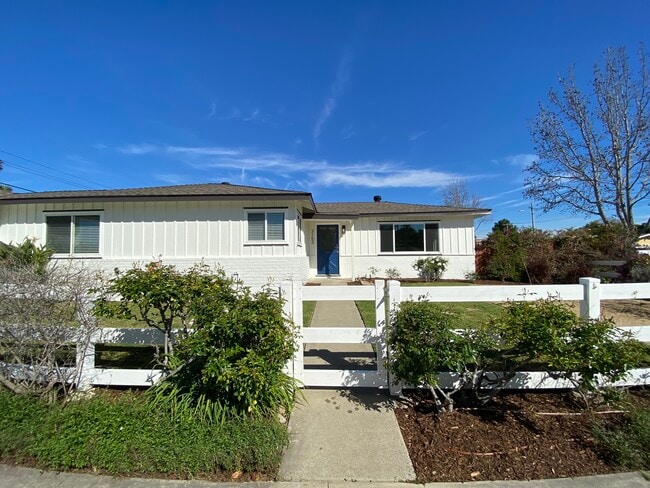 Building Photo - 3153 Sumatra Pl