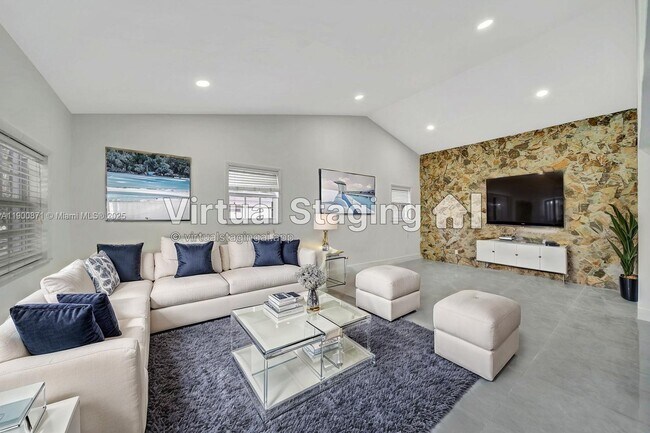 Photo - 840 NE 182nd St