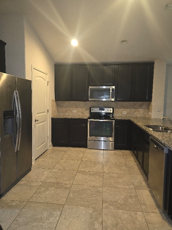 Photo - 10464 Dakota River