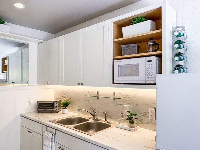 Photo - 1329 Pitkin Ave Unidad #2