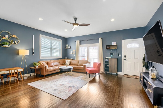Photo - 1008 W Cullerton St