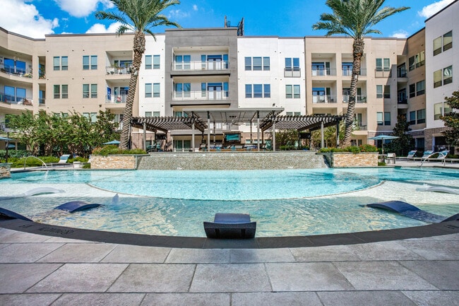 Photo - Arlo Memorial