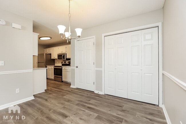 Photo - 526 Freedom Ct