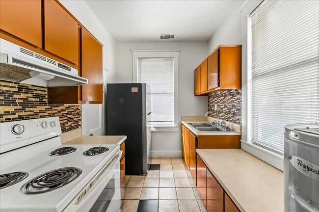 Photo - Cozy 1-Bedroom Apartment in Midtown – $1,300/month