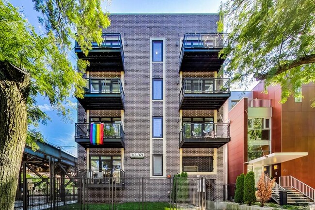Building Photo - 2 bedroom in Chicago IL 60654 Unit 303 Rental