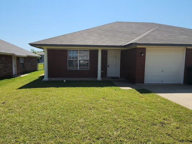 Building Photo - 3204 Toledo Dr Unit A Rental