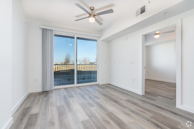 3 habitaciones, 2 baños, 1021 pies cuadrados, sala de estar