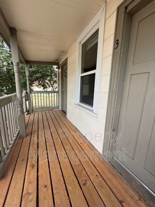 601 5th Ave S Unit 02