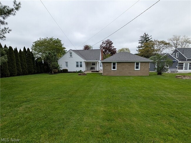 Photo - 616 Maple Ave NW
