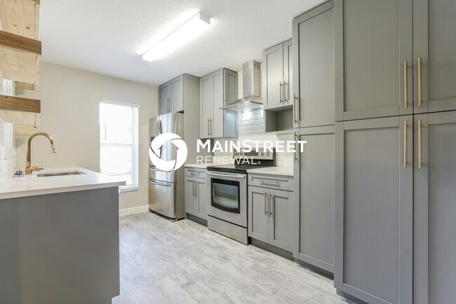 Photo - 3 Bedroom Pet-Friendly Home in SARASOTA, FL with Main Street Renewal