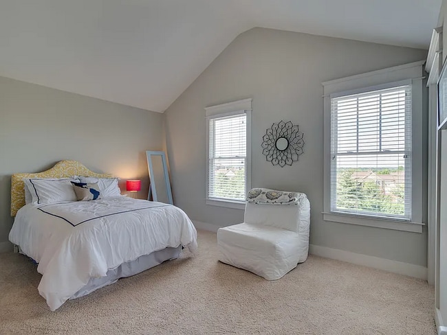 Photo - 619 Chesterfield Way