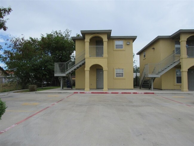 Building Photo - 1804 Juarez Ave Unit 4